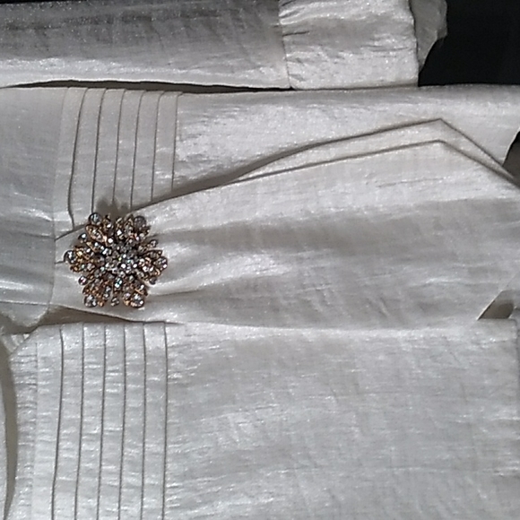 MIDNIGHT VELVET STUNNING OFF WHITE SKIRTSUIT - Picture 7 of 12